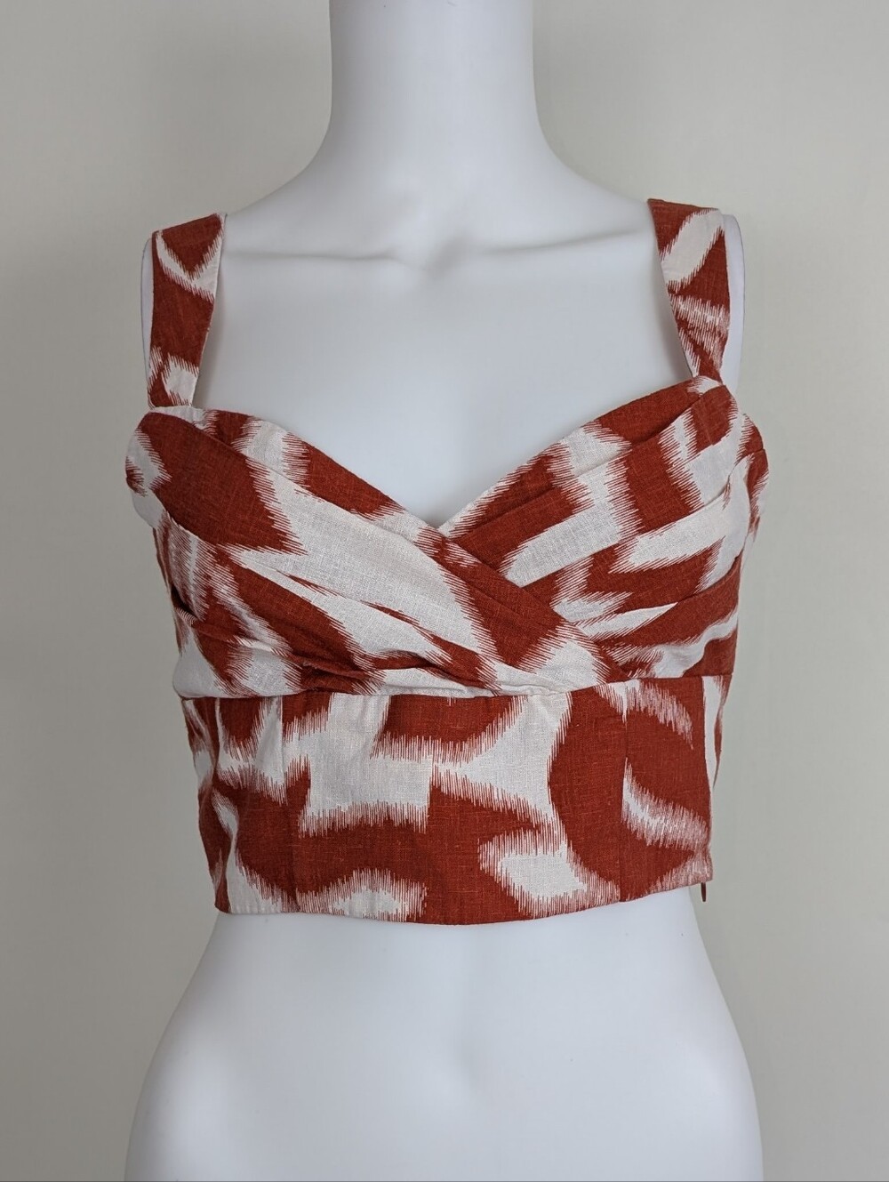 Banana Republic Linen Blend Cropped Sleeveless Top In Abstract Rust And White 4
